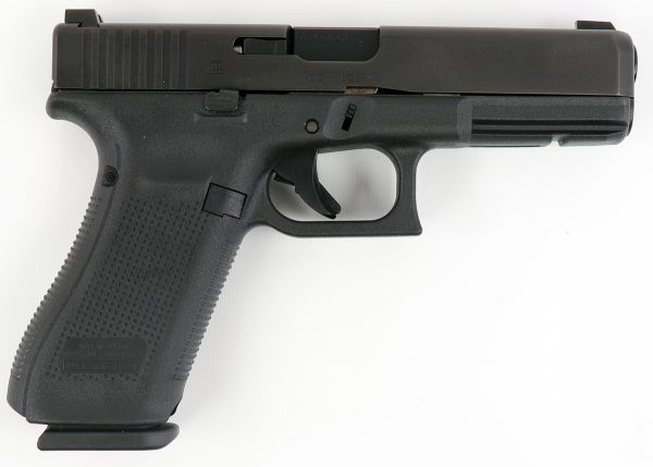 Glock G17 Gen 5 Black 9MM 4.49 inch 17 Rounds Glock Night Sights