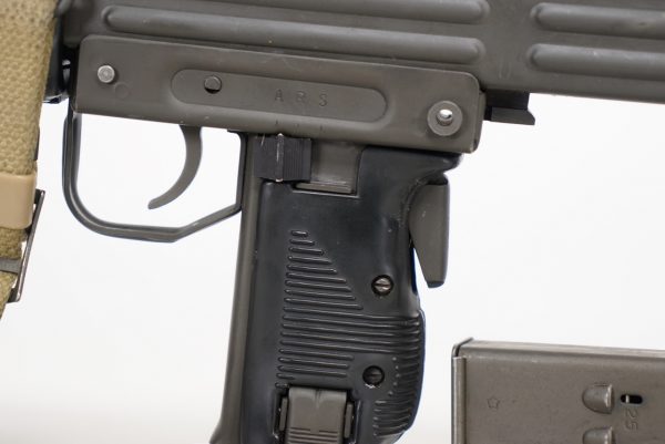 UZI Sub Machine Gun - Image 6