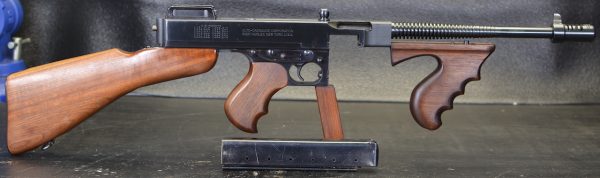 THOMPSON SUBMACHINE GUN